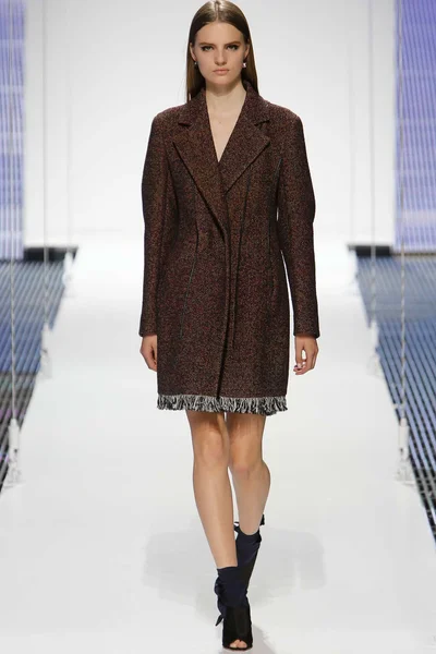 Look 49